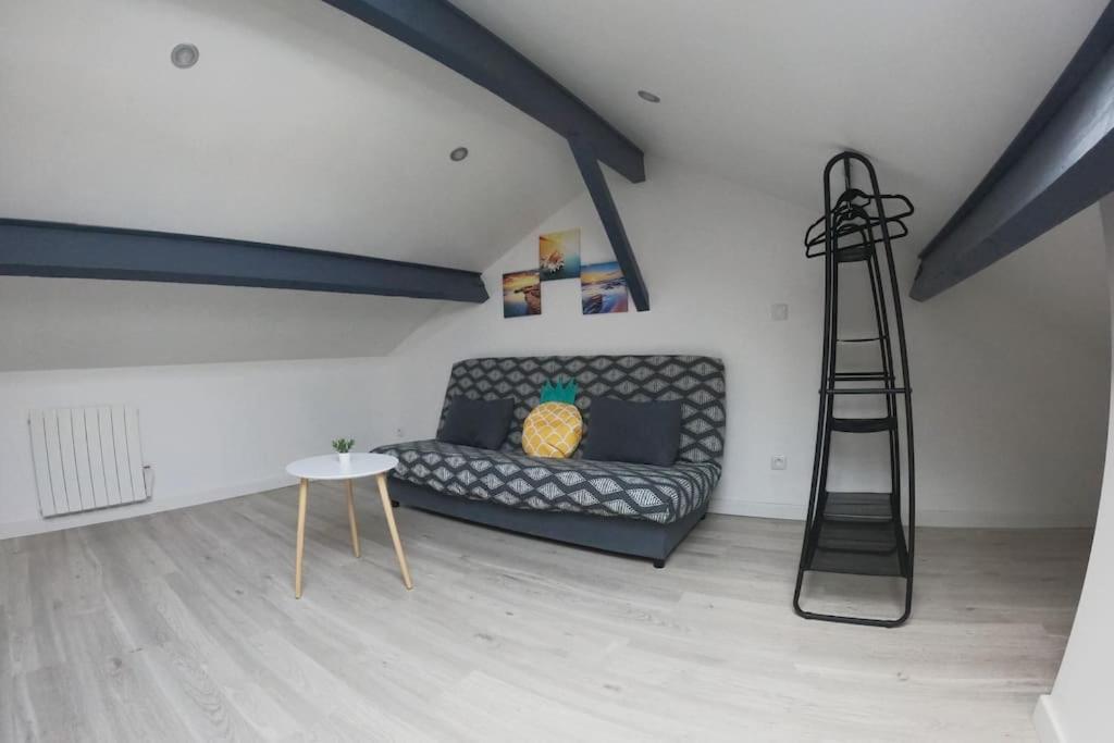 Atypique T1 Duplex - Wifi .Parking .Proche .Gare Apartment Saint-Quentin  Exterior photo